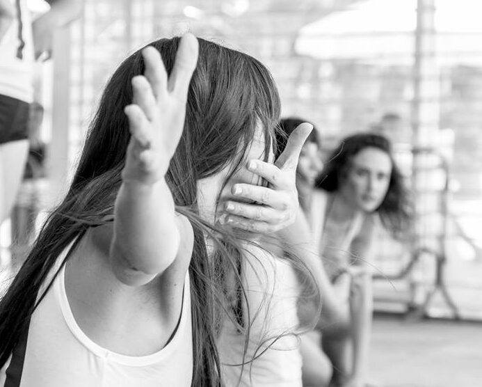 Scopri di più sull'articolo 03. IMPROVVISAZIONE E COMPOSIZIONE COREOGRAFICA
